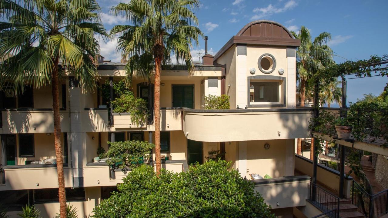 Beautiful Apartment In The Centre Of تاورمينا المظهر الخارجي الصورة