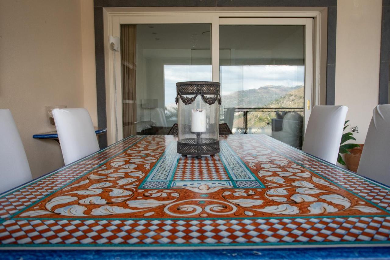 Beautiful Apartment In The Centre Of تاورمينا المظهر الخارجي الصورة